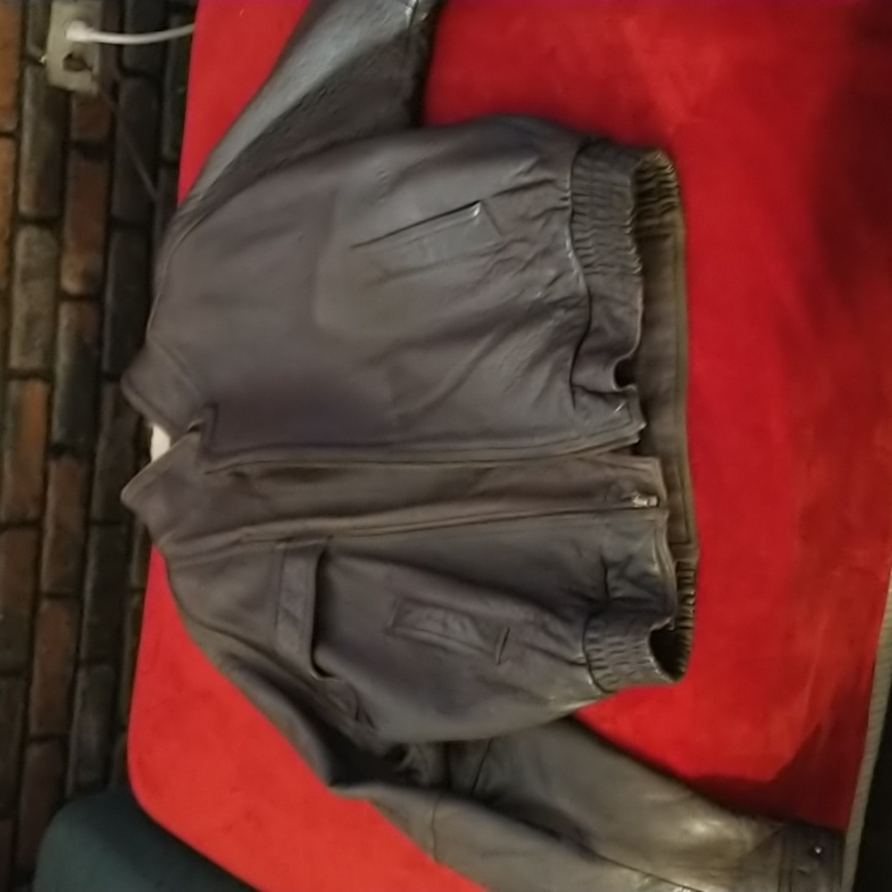 Men's leather bomber jacket
